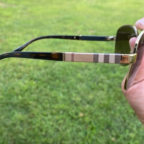 EUC Burberry sunglasses ? Burberry | Accessories | Burberry Sunglasses Euc | Poshmark main image 2